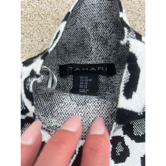 NEW Tahari Mock Neck Leopard Print 3/4 Sleeve Sweater – Size XS - Picture 4 of 5